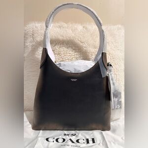 Coach Brooklyn Shoulder Bag 28 In Loved Leather (BLACK/BROWN)
